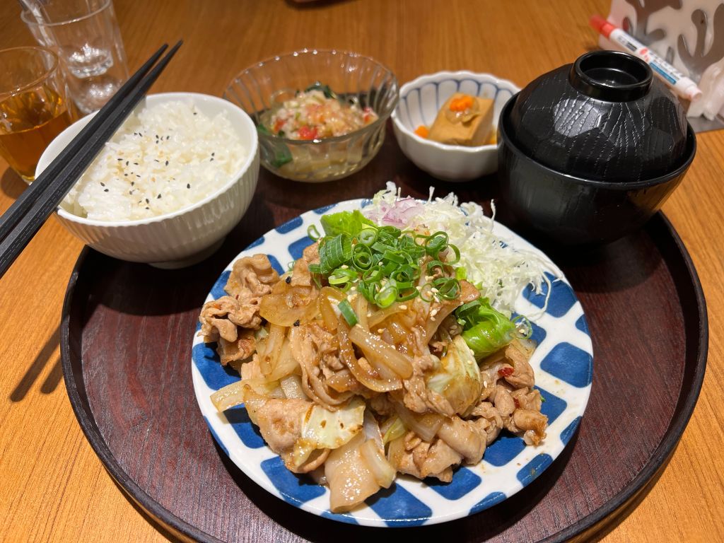 台北「中山國中」站【禾盛小料理】錦州街人氣餐廳，高CP值日式定食平價好吃！