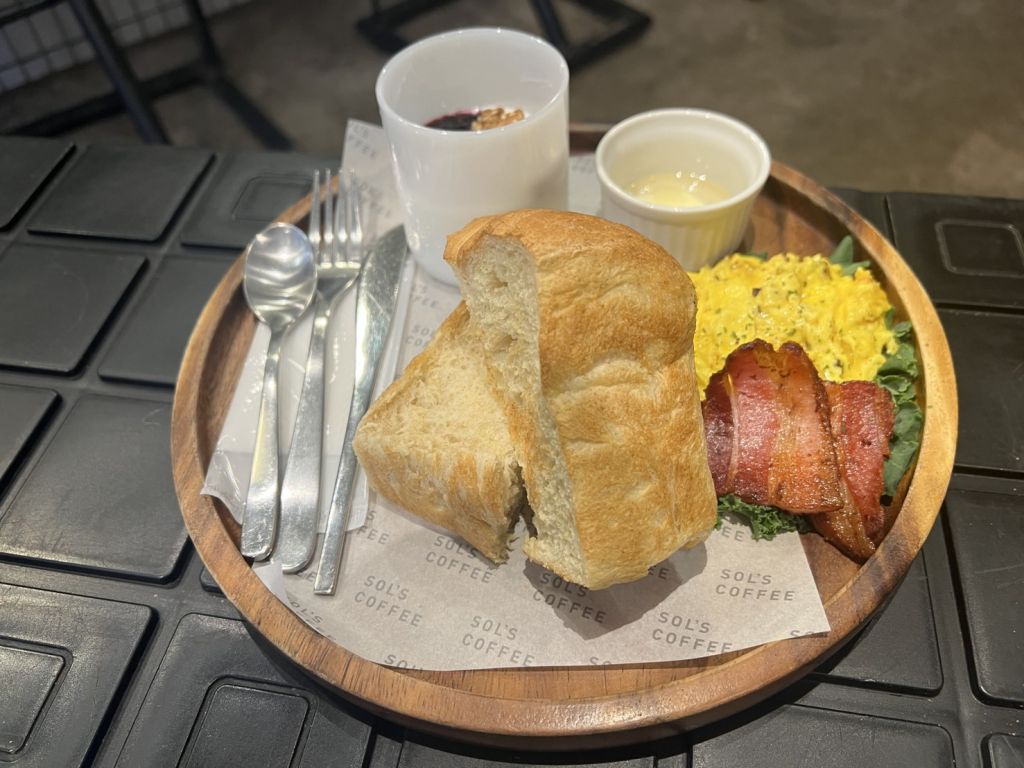 東京「藏前」【Sol's Coffee Roastery  】藏在巷弄裡的質感咖啡館，吃份悠閒早午餐！