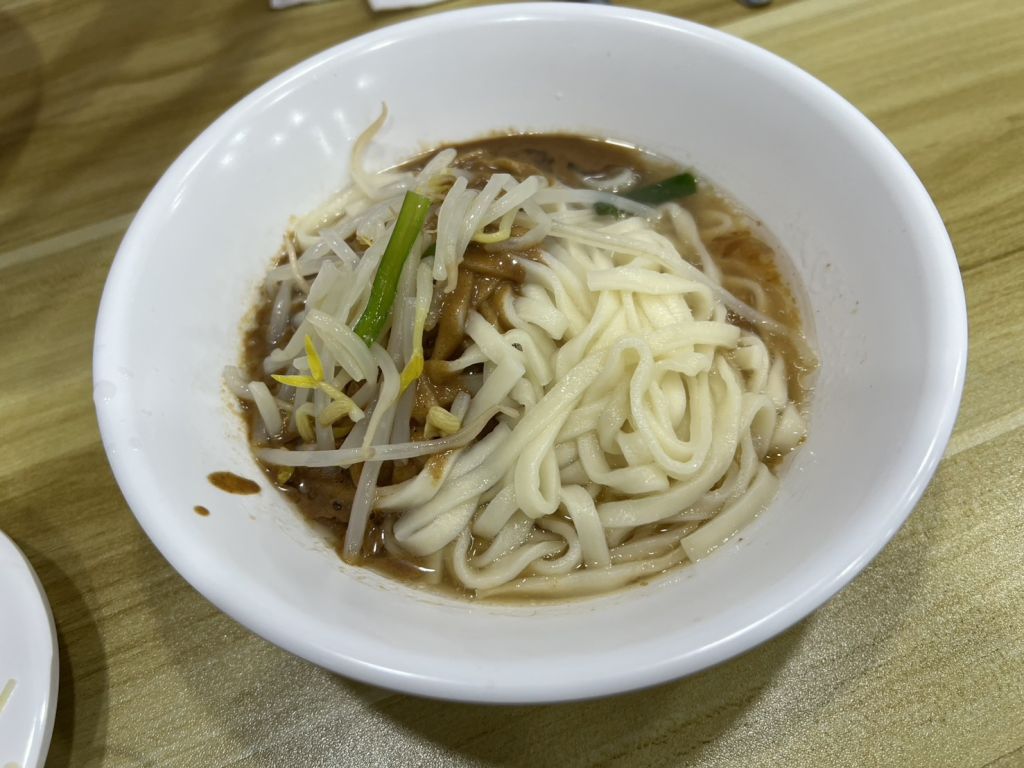 台北雙連乾麵推薦【陳家乾麵】，捷運站旁的平價台式小吃！
