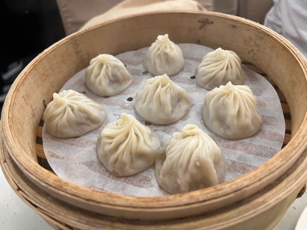 台北中山美食【金品茶樓】不輸鼎泰豐的小籠包，日本觀光客也超愛的隱藏版餐廳！