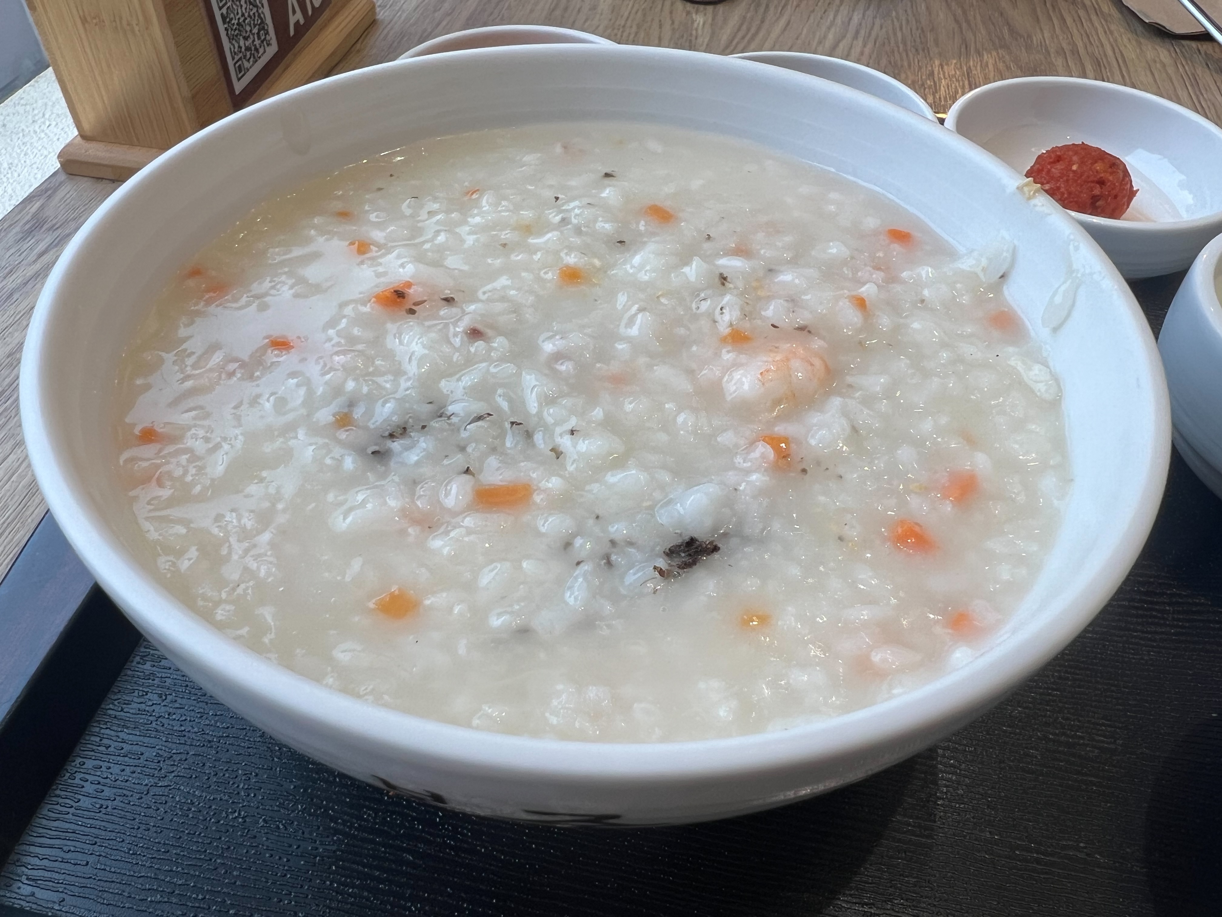 台北華山美食【本粥】華山旁的韓式粥店，簡單順口、環境有質感！